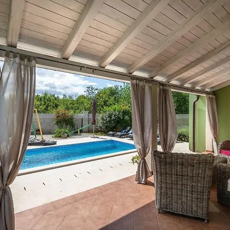 Villa Branca 6+2 *