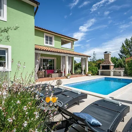 Villa Branca 6+2