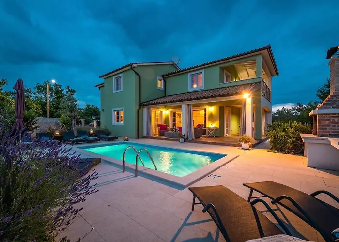 빌라 Branca 6+2 크르니카